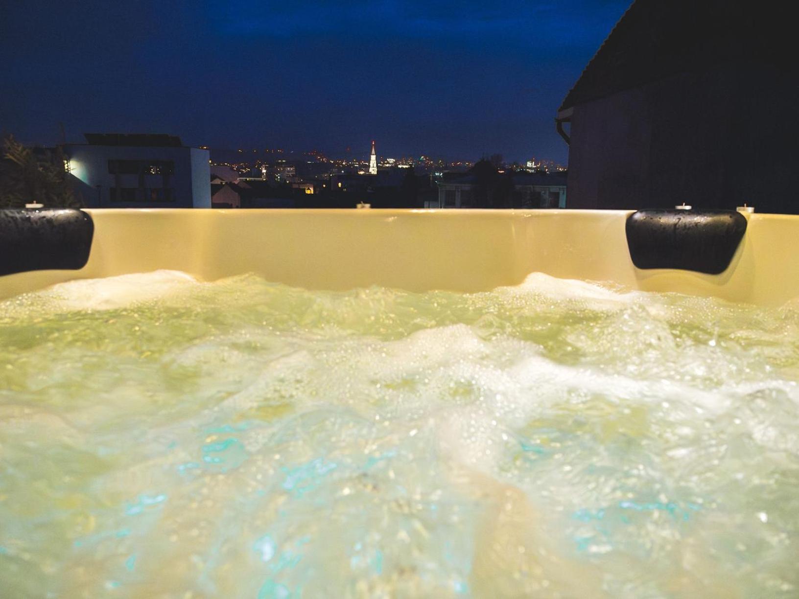 Apartamento Gavas Jacuzzi Relax Zen Cluj-Napoca Exterior foto
